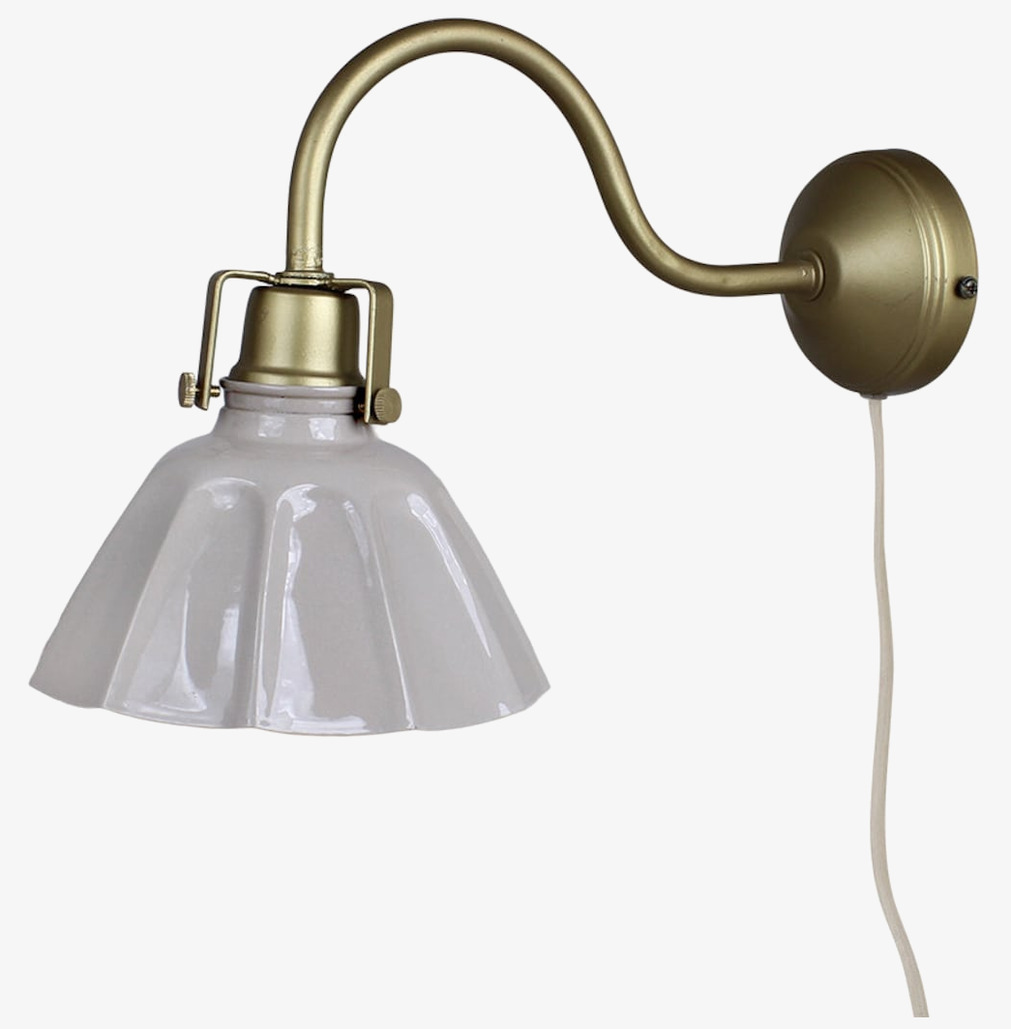 Vägglampa Margareta Beige/Mässing Strömshaga Lampor Taklampor Golvlampor Bordslampor LED-lampor Ledlampor Fönsterlampor Ljusslingor för dekoration