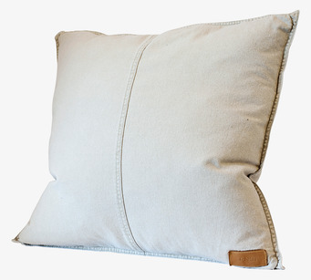 Foto av stilrent kuddfodral i beige med unik design