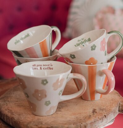 Mugg - Du Är Guld Värd Majas Cottage Värdefull Muggar/koppar i porslin, keramik, papper eller biologiskt