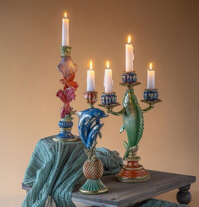 Foto: Havsinspirerat stilleben med tända ljusljus