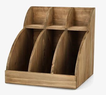 Foto: Träförvaringsställ med sex fack på vit bakgrund