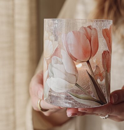 Foto: Krackelerad glaslykta med tulpanmönster 10x12cm