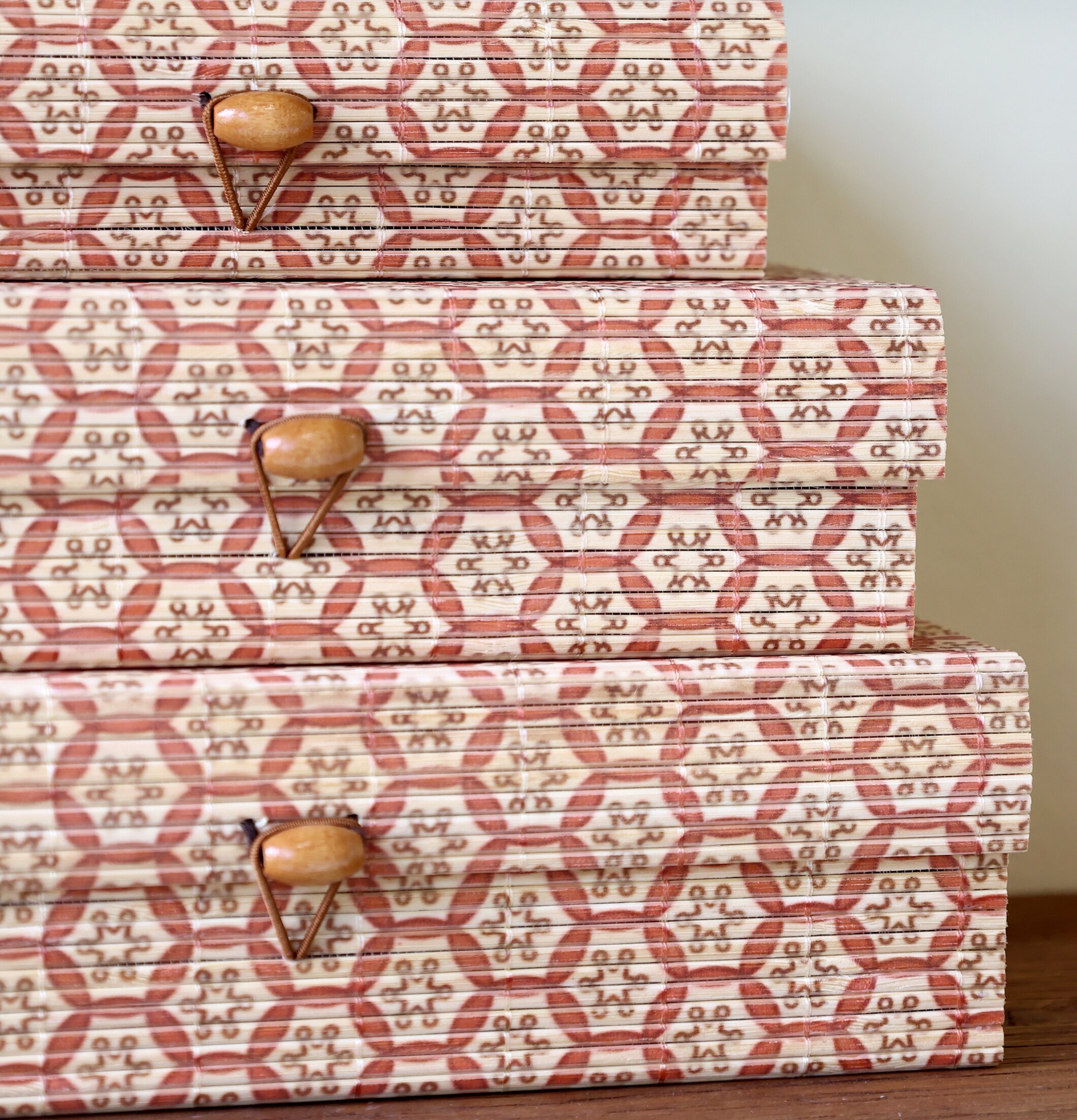 Amilly Förvaringsask Set/3 Coral Blush Chic Antique Förvaringslådor och korgar Boxar Förvaringsboxar Porslinsboxar Trälådor Smyckesboxar i