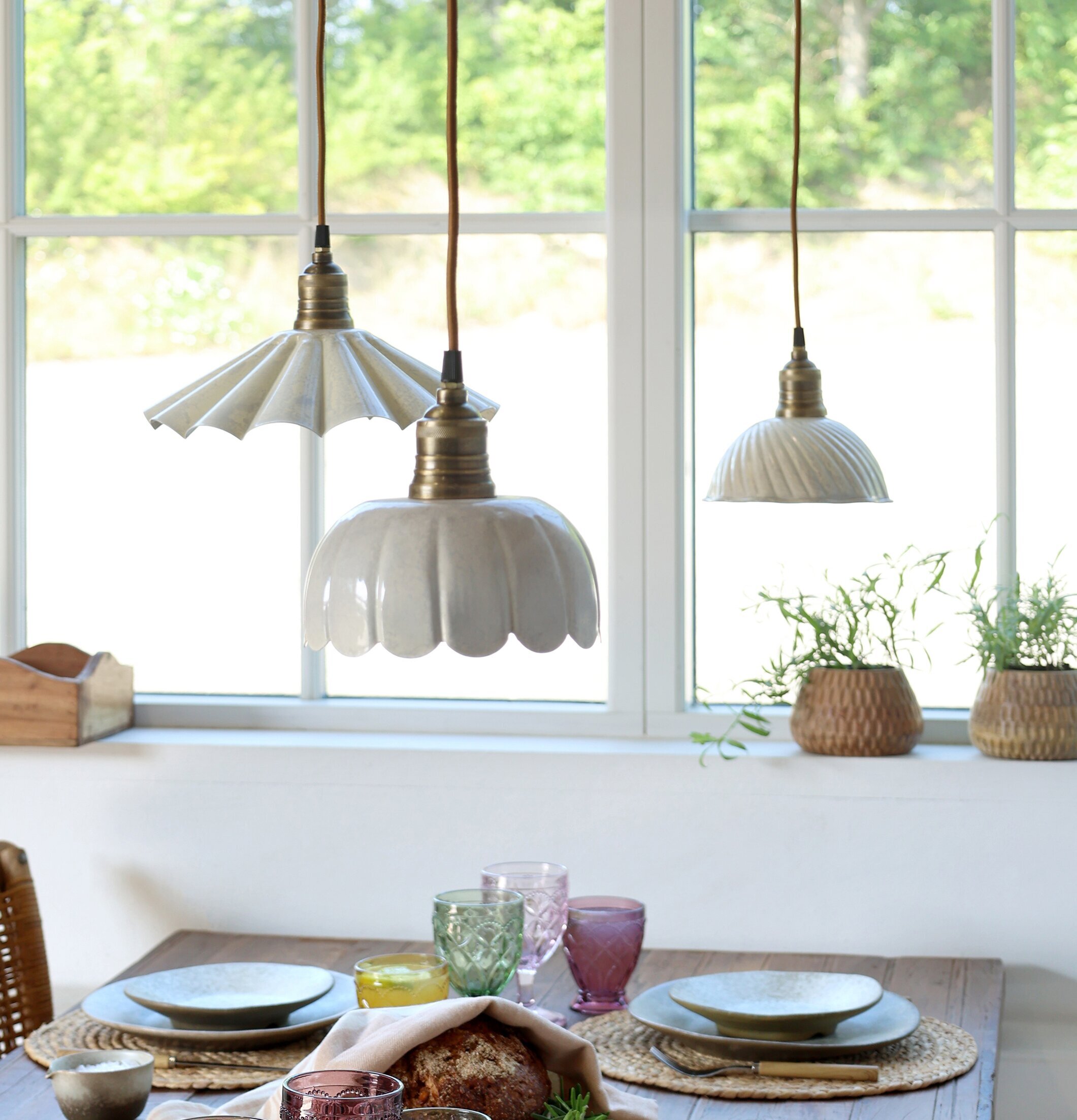 Taklampa Lunel Creme Chic Antique Lampor Taklampor Golvlampor Bordslampor LED-lampor Ledlampor Fönsterlampor Ljusslingor för dekoration