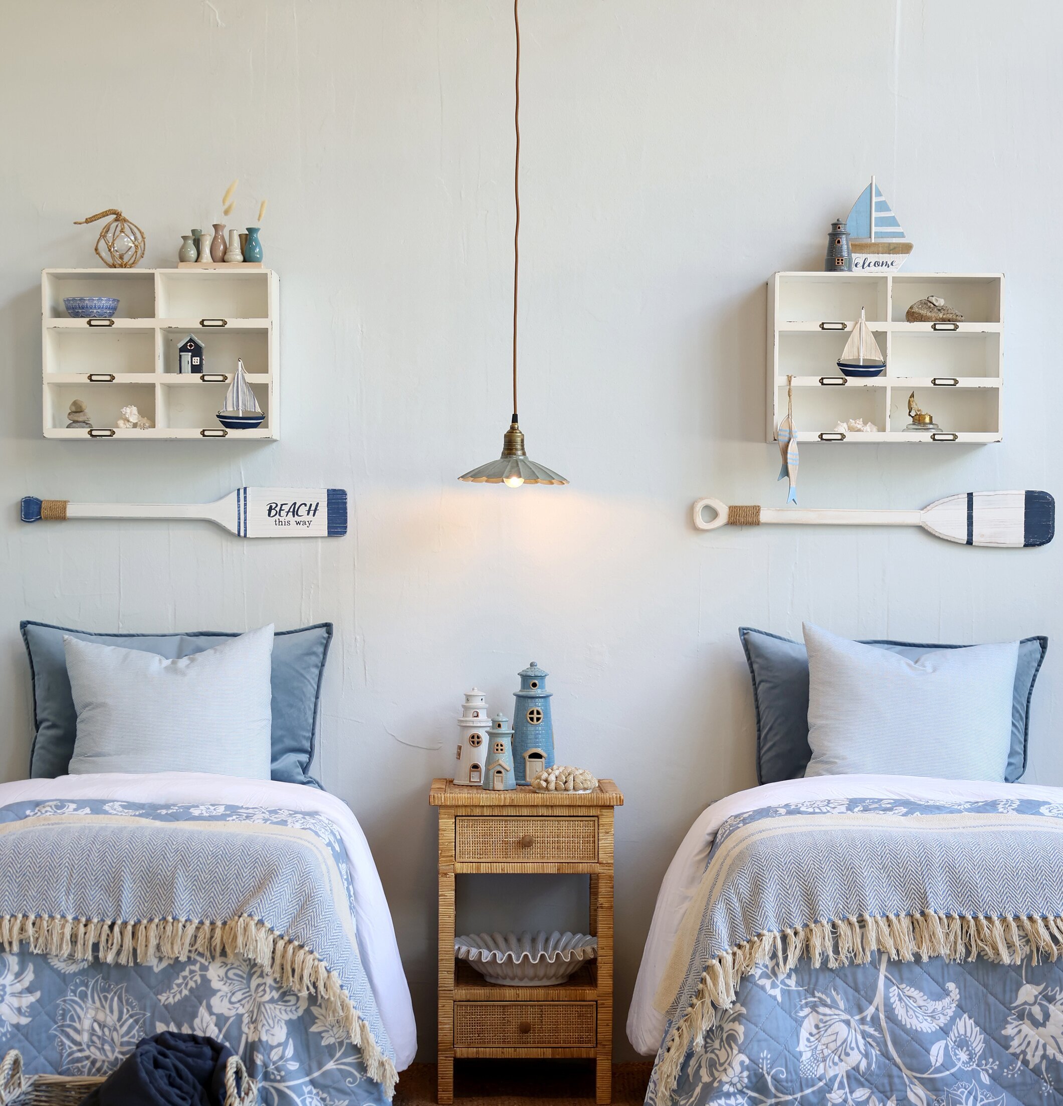 Vägghylla Antique Creme Chic Vägghyllor