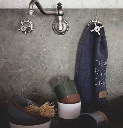 Foto av rustikt kök med stilfulla detaljer och kvalitet