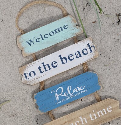 Foto: Hängande träskylt Welcome to the beach time