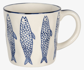 Foto: Krämvit mugg med blått fiskmönster, marin stil