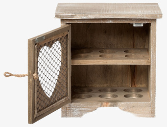 Foto: Äggskåp i trä med nätlucka och hjärtformad öppning