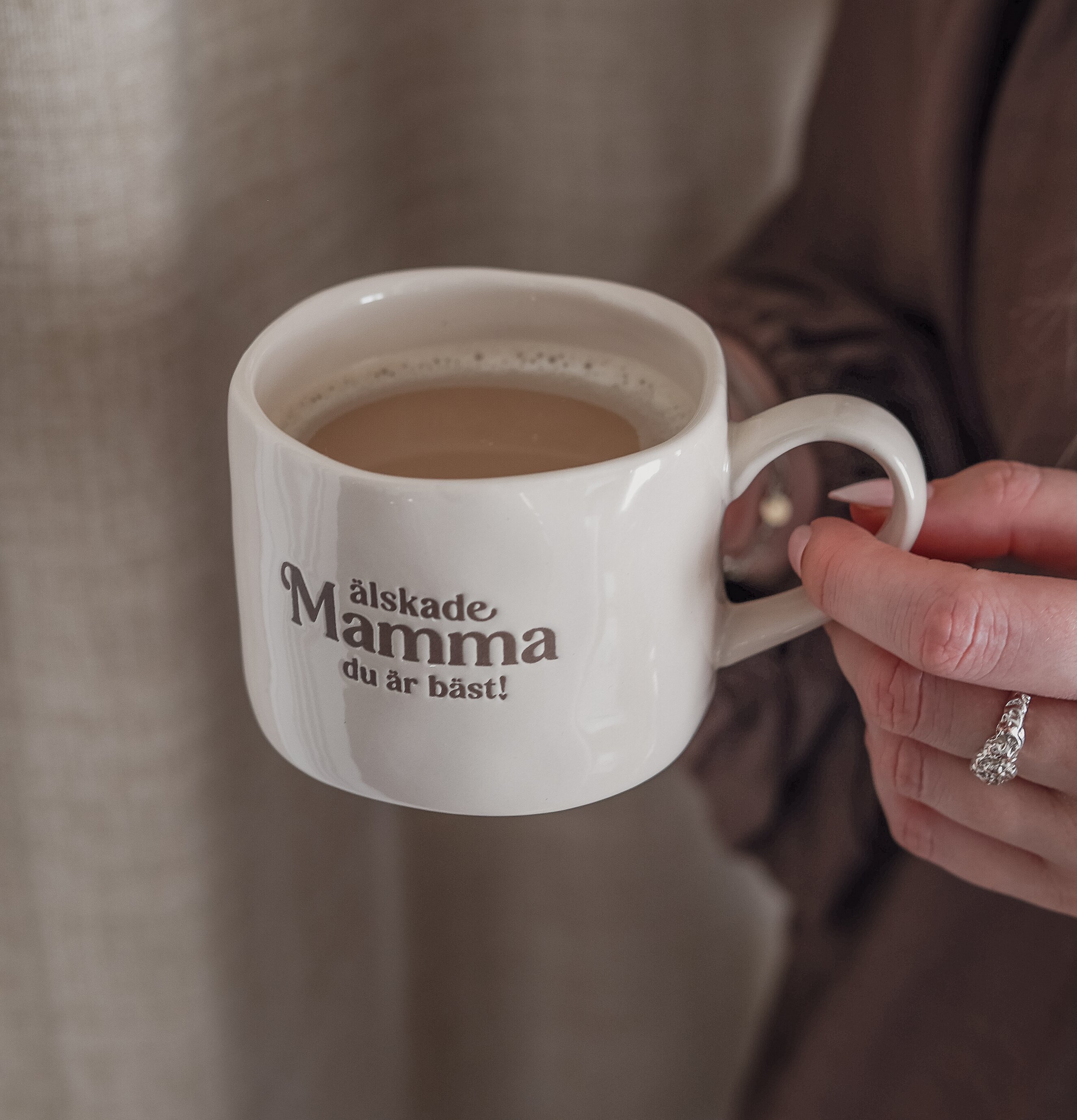 Mugg - Älskade Mamma Majas Cottage Muggar/koppar i porslin, keramik, papper eller biologiskt material organiskt ekologiskt