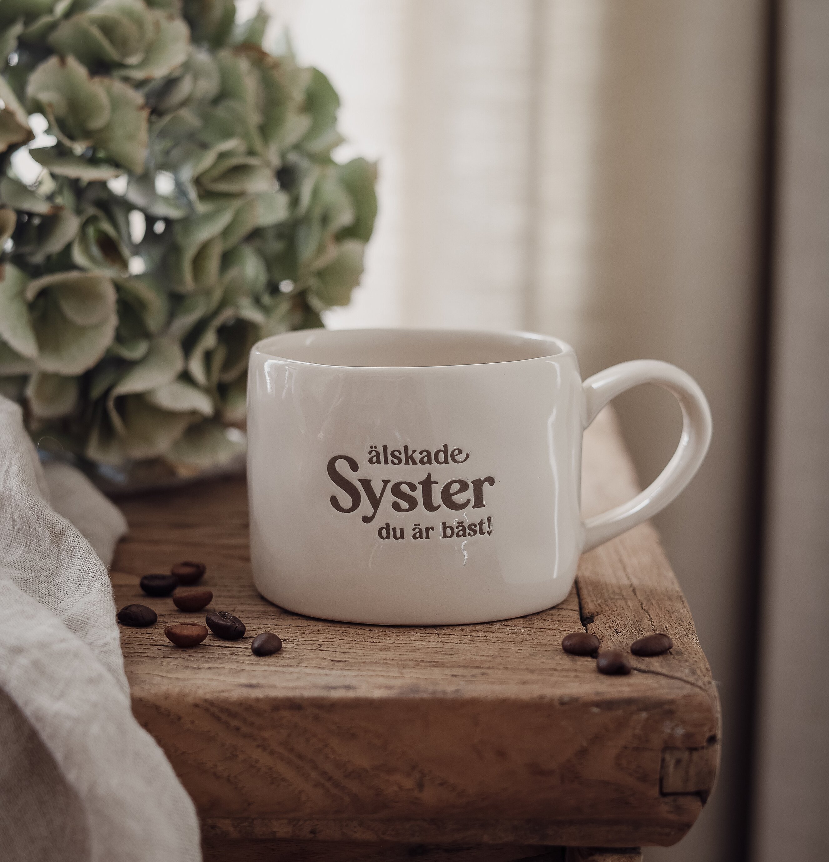 Mugg - Älskade Syster Majas Cottage Muggar/koppar i porslin, keramik, papper eller biologiskt material organiskt ekologiskt