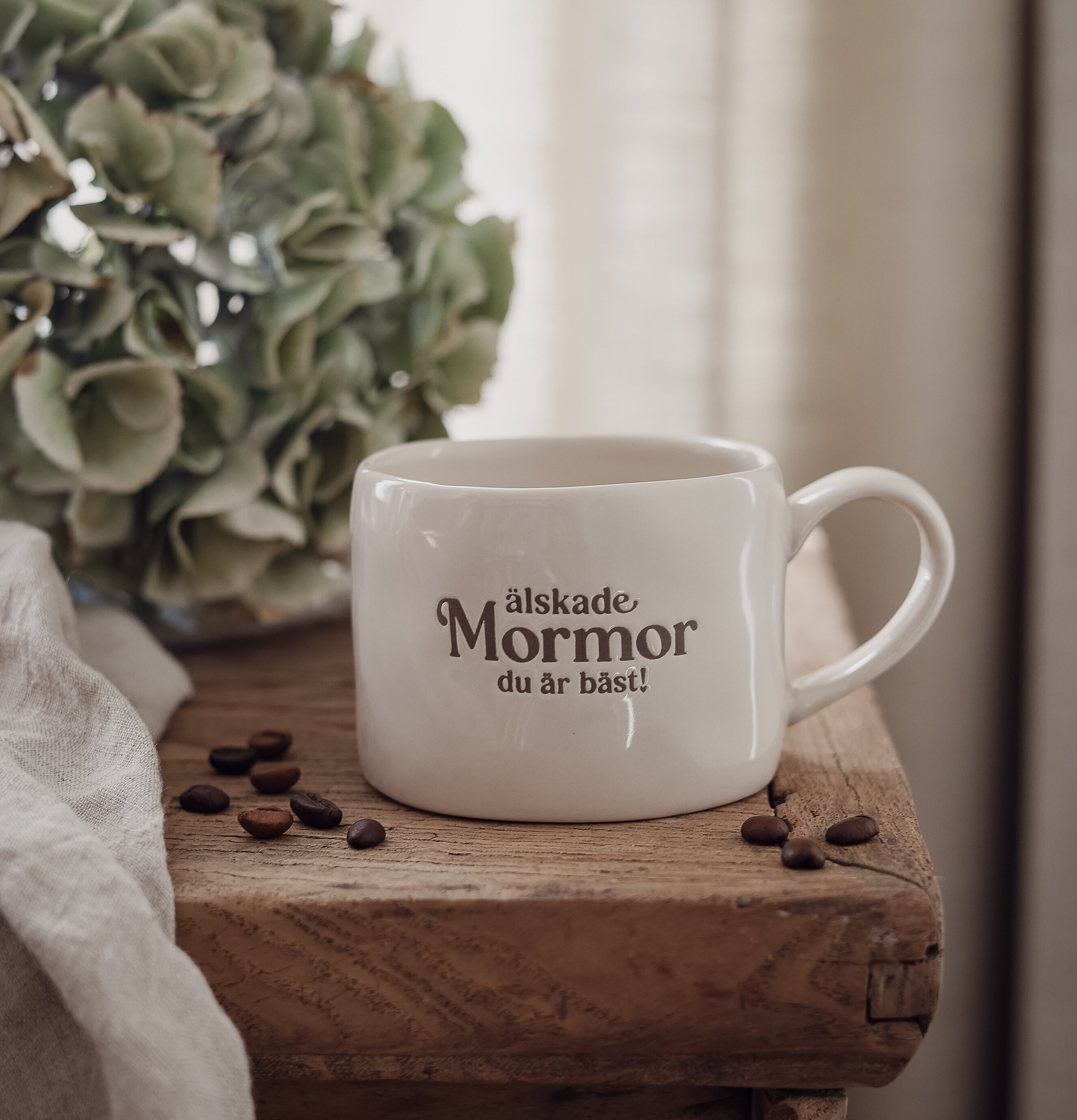Mugg - Älskade Mormor Majas Cottage Muggar/koppar i porslin, keramik, papper eller biologiskt material organiskt ekologiskt