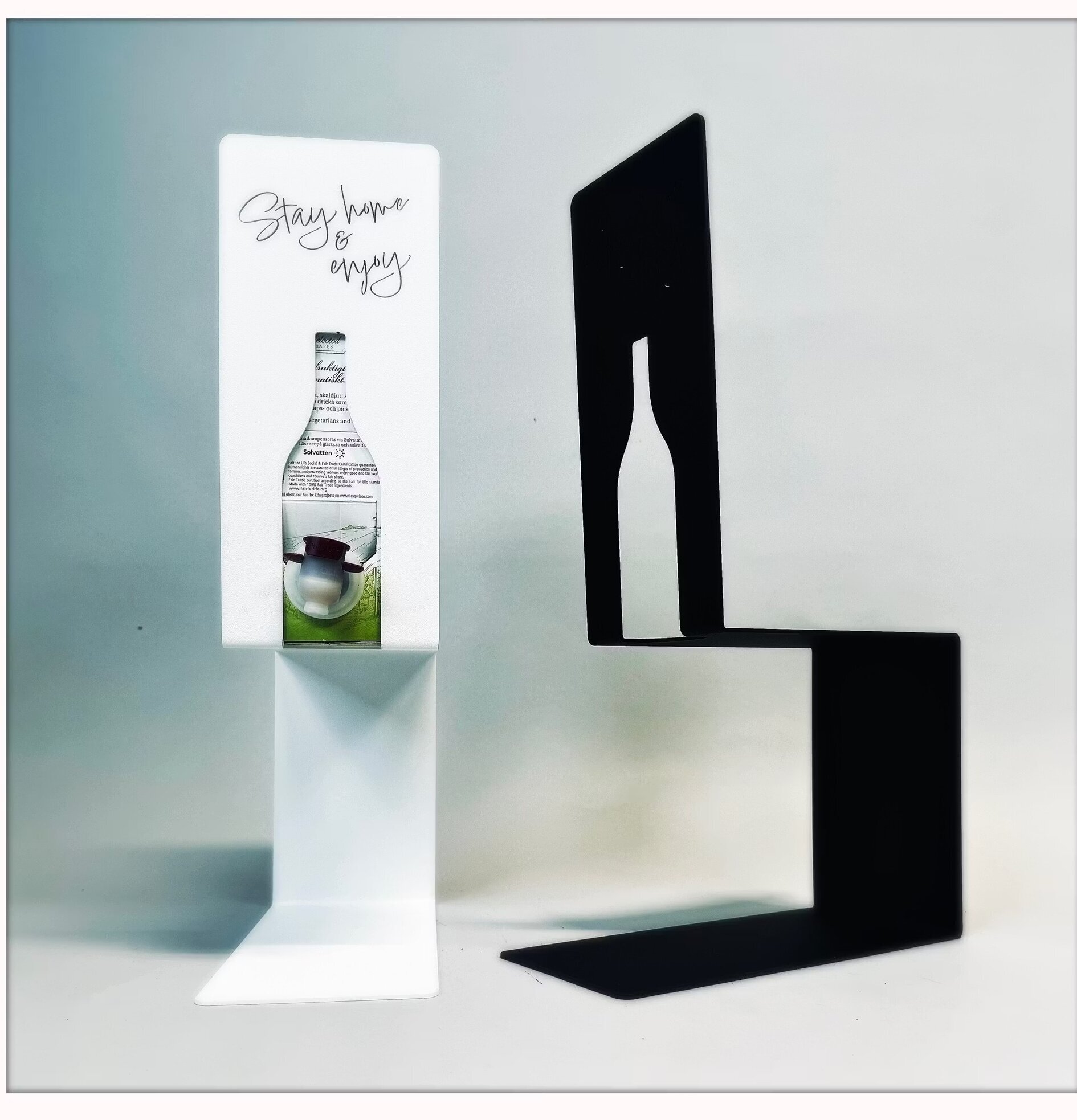 #ÄlskaPlåt Vinställ Bag-In-Box Vit Svart Älskaplåt