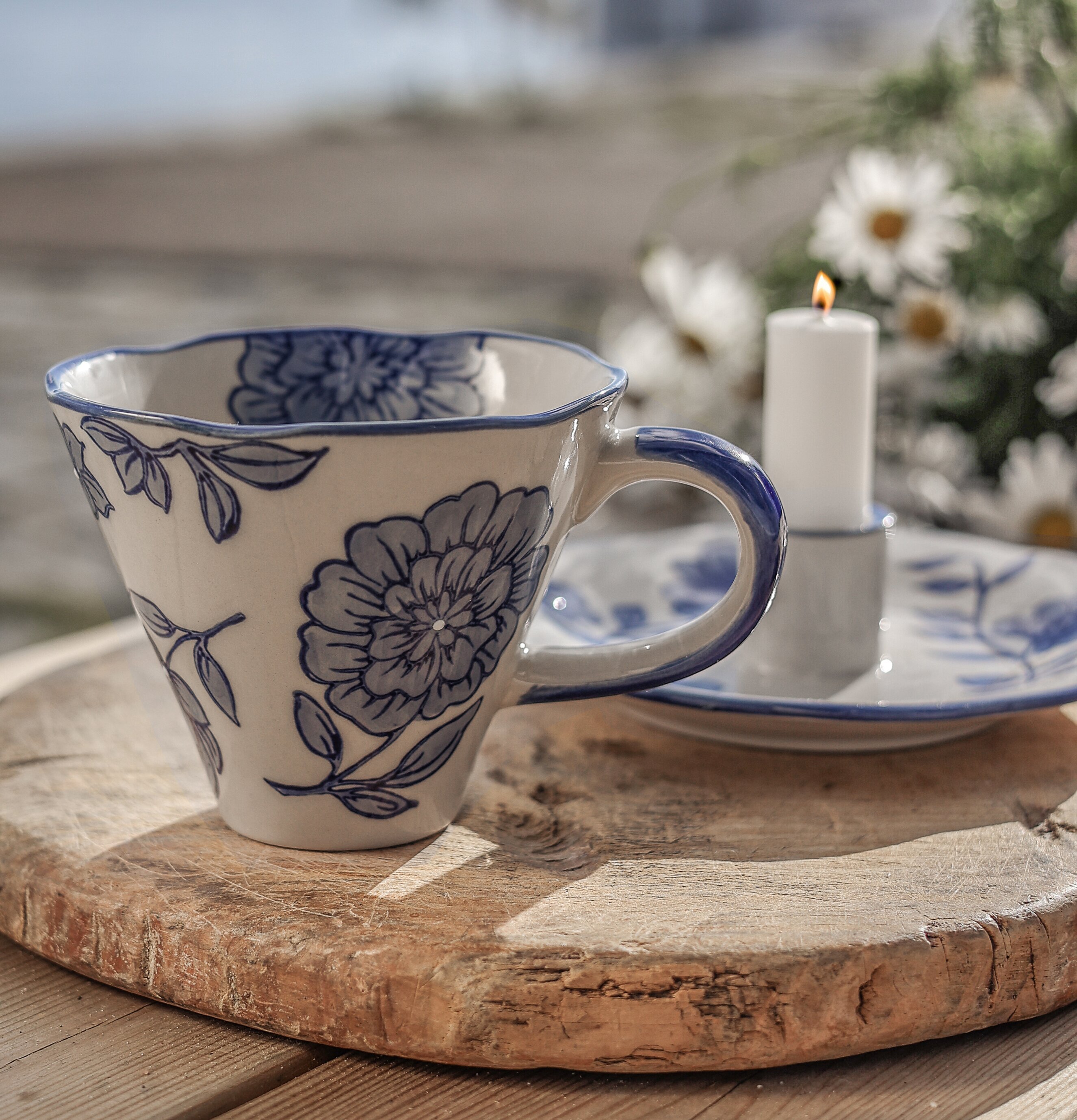 Mugg Florea - Majas Cottage Muggar/koppar i porslin, keramik, papper eller biologiskt material organiskt ekologiskt Termomuggar