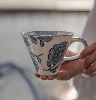 Mugg Florea - Majas Cottage Muggar/koppar i porslin, keramik, papper eller biologiskt material organiskt ekologiskt Termomuggar