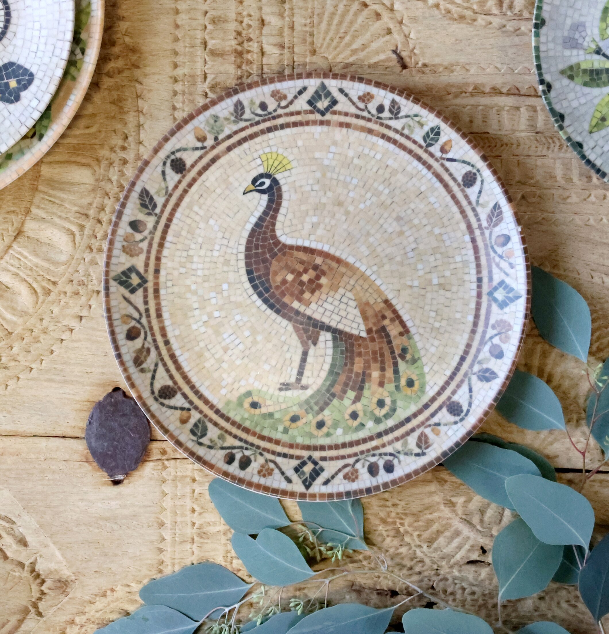 Tallrik Mosaik Påfågel Ø26,5cm Chic Antique Tallrikar Djupa tallrikar (ej skål) Desserttallrikar Assietter Barntallrikar Picknicktallrikar