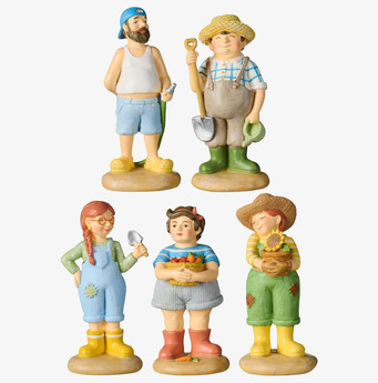 Foto: Fem trädgårdsfigurer med redskap och skörd