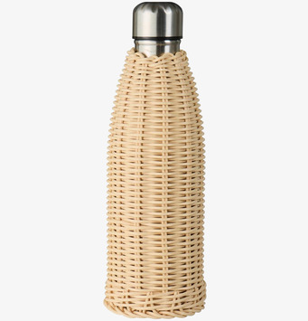 Foto: Korgklädd termosflaska i naturmaterial, vit bakgrund