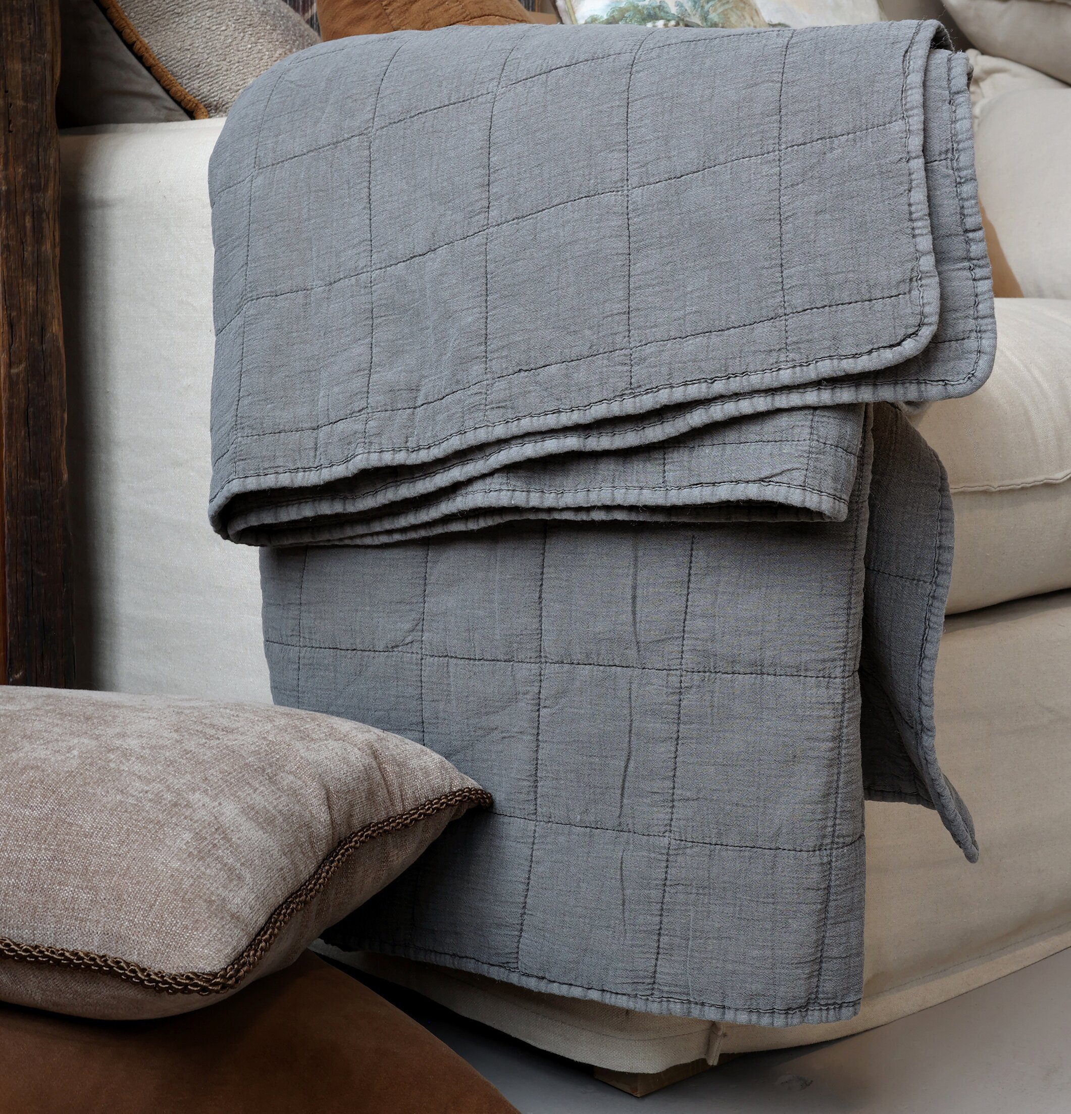 Aix Vintage Quilt Thunder Grey Chic Antique Täcken, filtar, plädar och överkast Filtar Plädar Överkast