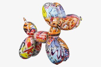 Foto: Flerfärgad ballonghundfigur med graffitimönster