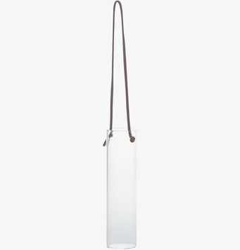 Bild av stilren hängvas i glas med läderdetaljer