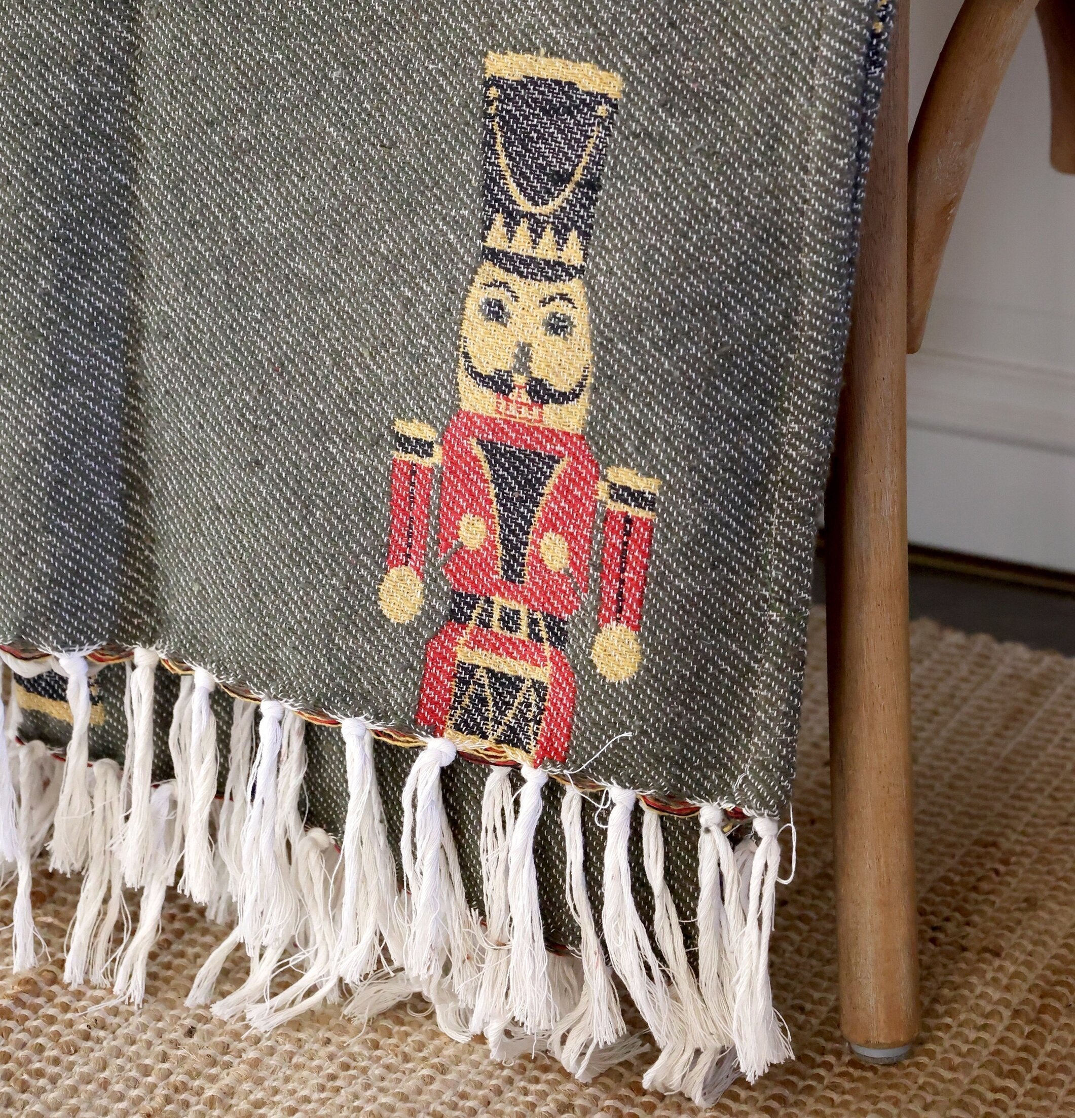 Aix Pläd Nötknäppare Olivgrön Chic Antique Täcken, filtar, plädar och överkast Filtar Plädar Överkast