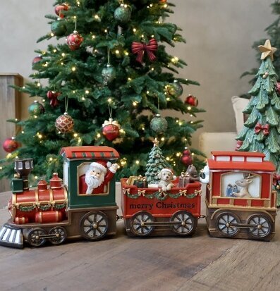 Foto: Jultåg med två vagnar, tomte och julgran LED