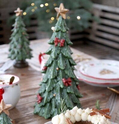 Foto: Juldukning med minigranar, bokeh och dessert