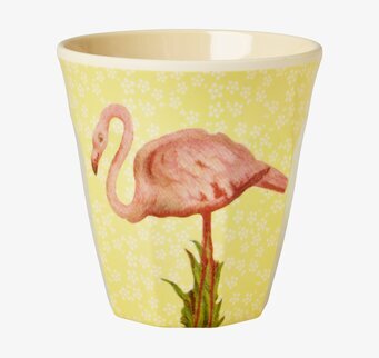 Bild: Färgglad mugg med flamingomotiv och blommor