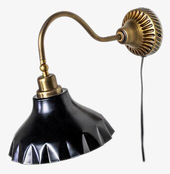 Foto: Vägglampa med svart skärm och mässingsarm