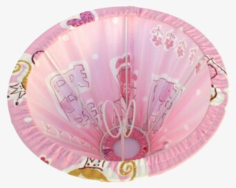 Bild av rosa lampskärm med prinsessmotiv och detaljer