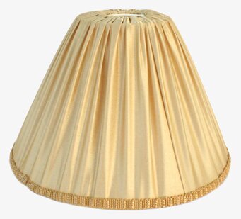 Bild av elegant guldfärgad lampskärm med veckad yta