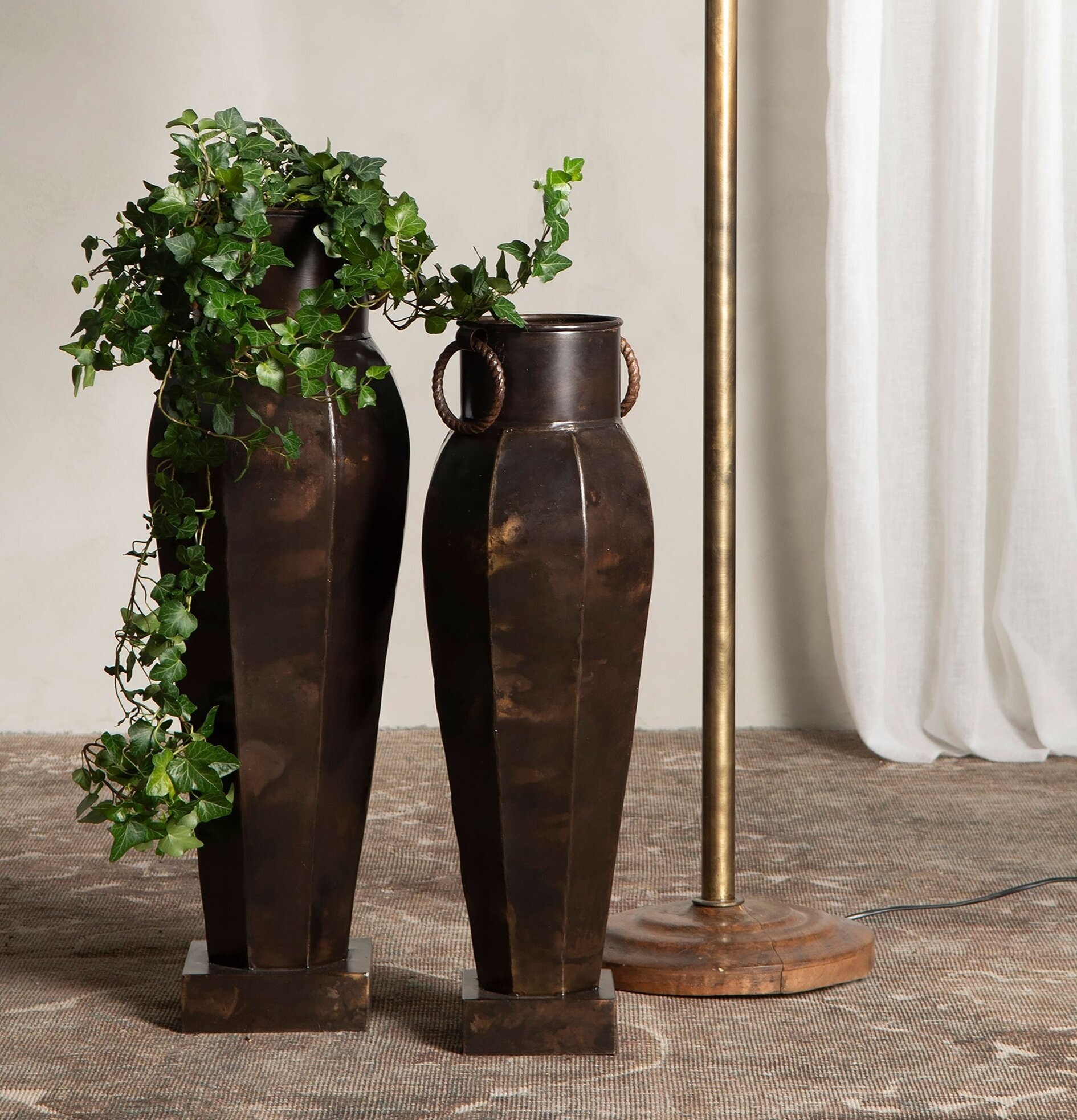 Urna Lora Antik Brun 73 cm 64 A Lot Decoration Krukor Örtkrukor Glaskrukor Vaser