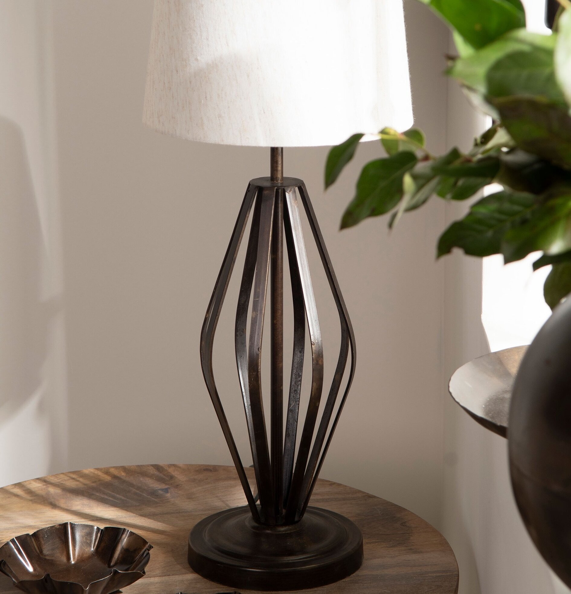 Lampfot Laurita Antik Brun A Lot Decoration Lampor Taklampor Golvlampor Bordslampor LED-lampor Ledlampor Fönsterlampor Ljusslingor för