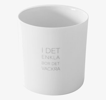 Bild av stilren ljuslykta med minimalistisk design