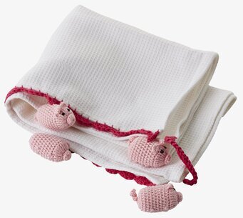 Bild av charmig kökshandduk med virkade grisar