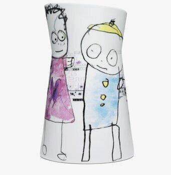 Bild av detaljrik och lekfull vas med fantasifulla motiv