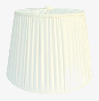 Foto av avlång, plisserad lampskärm i neutral ton