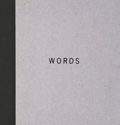 Bild av minimalistisk anteckningsbok med stilren design