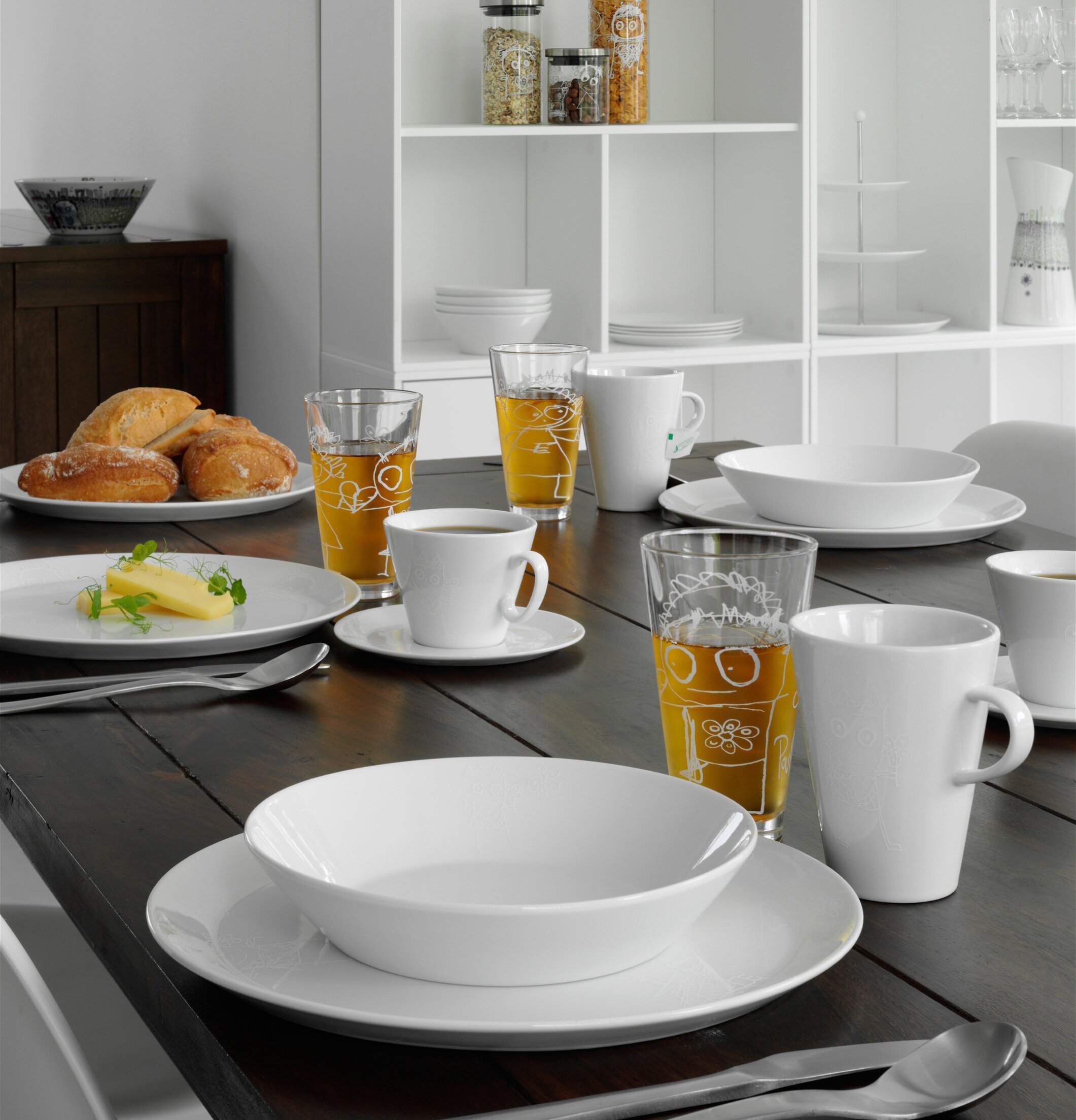 Glasburk Pure Friends L från Poul Pava i modernt kök