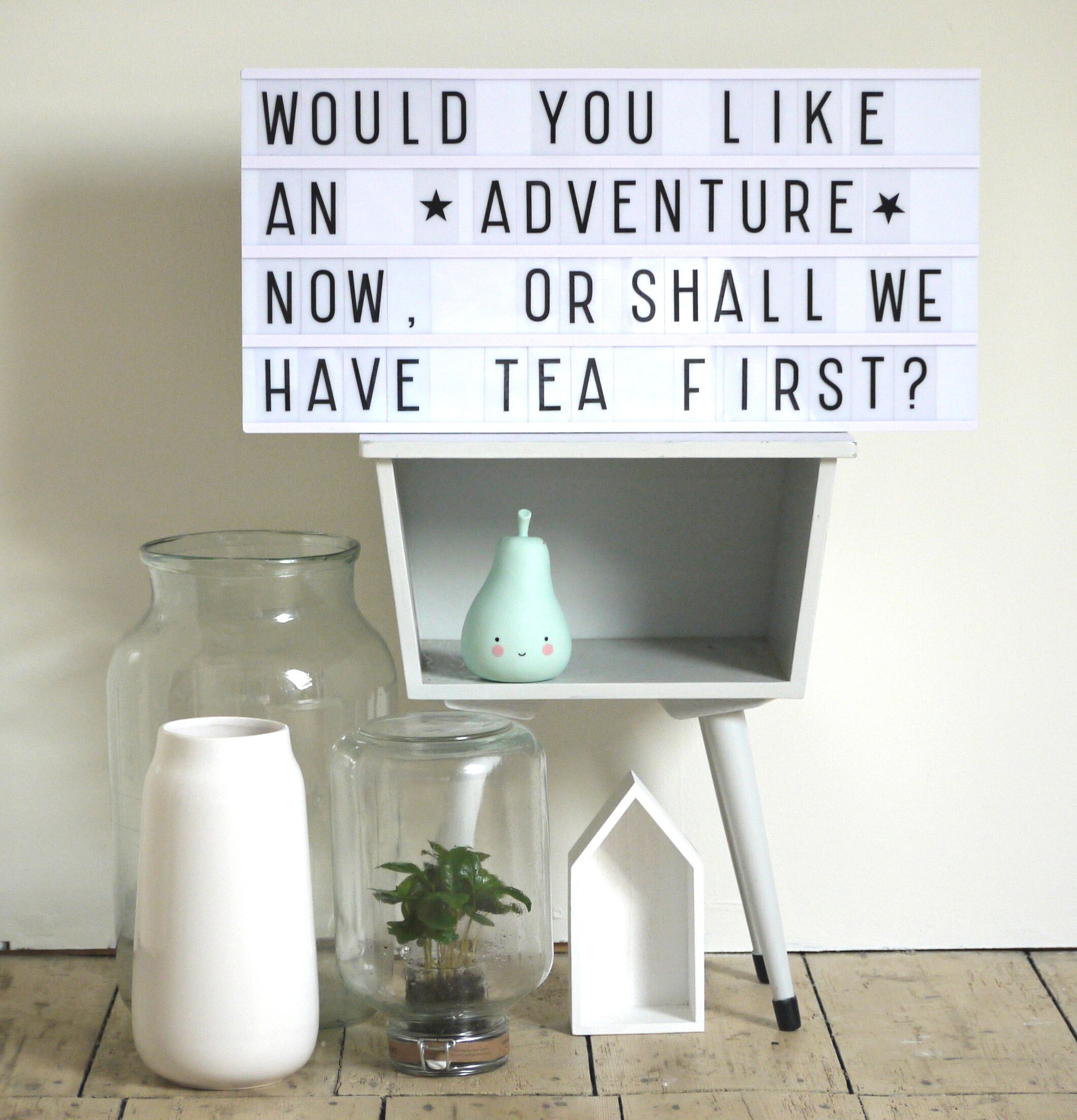 Lightbox Svart XL från A Little Lovely Company i modern miljö