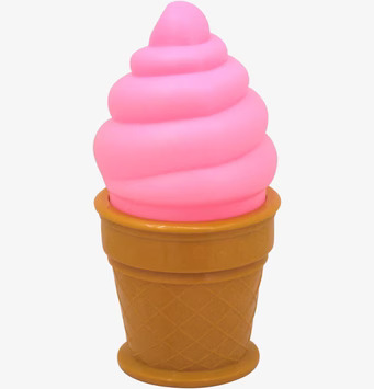 Bild av lekfull lampa formad som glass i våffelstrut