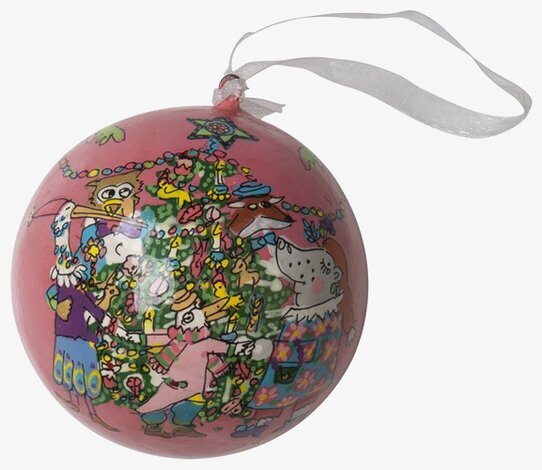 Foto av handmålad julkula med livfull illustration