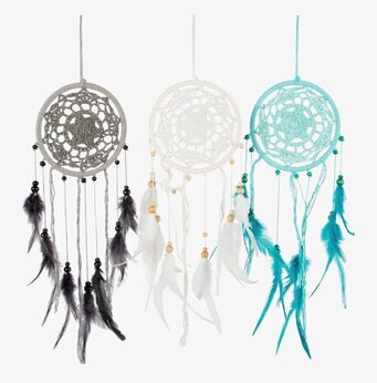Bild av tre drömfångare i grå, vit och turkos färg
