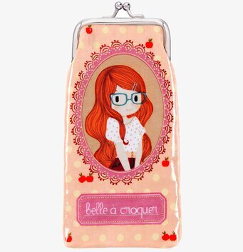 Bild av glasögonfodral med nostalgisk och lekfull design