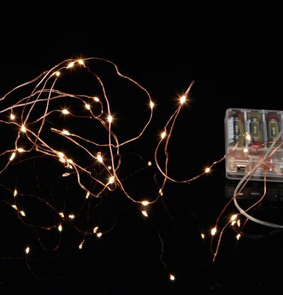 Bild av förtrollande trådslinga för stämningsfull belysning