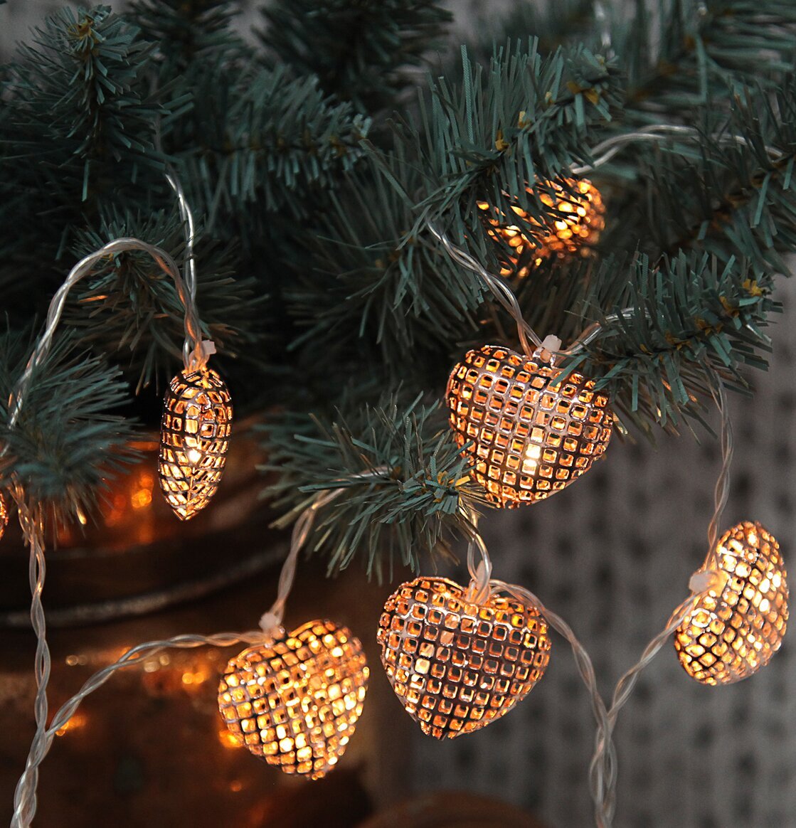 Ljusslinga Hjärtan Koppar från Star Trading över grangrenar