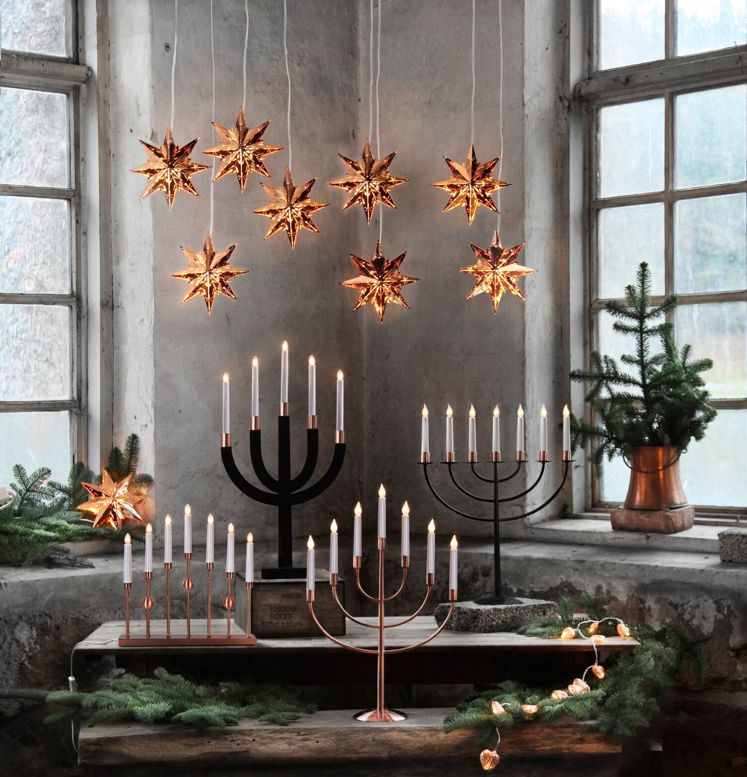 Ljusslinga Hjärtan Koppar från Star Trading i rustikt rum