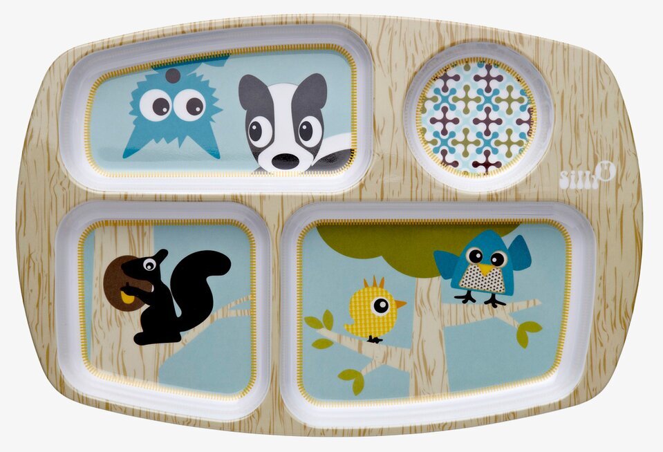 Bild av färgglad tallrik med fack och skogsmotiv