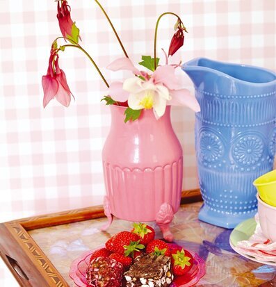 Bild av färgglad inredning med lekfulla detaljer